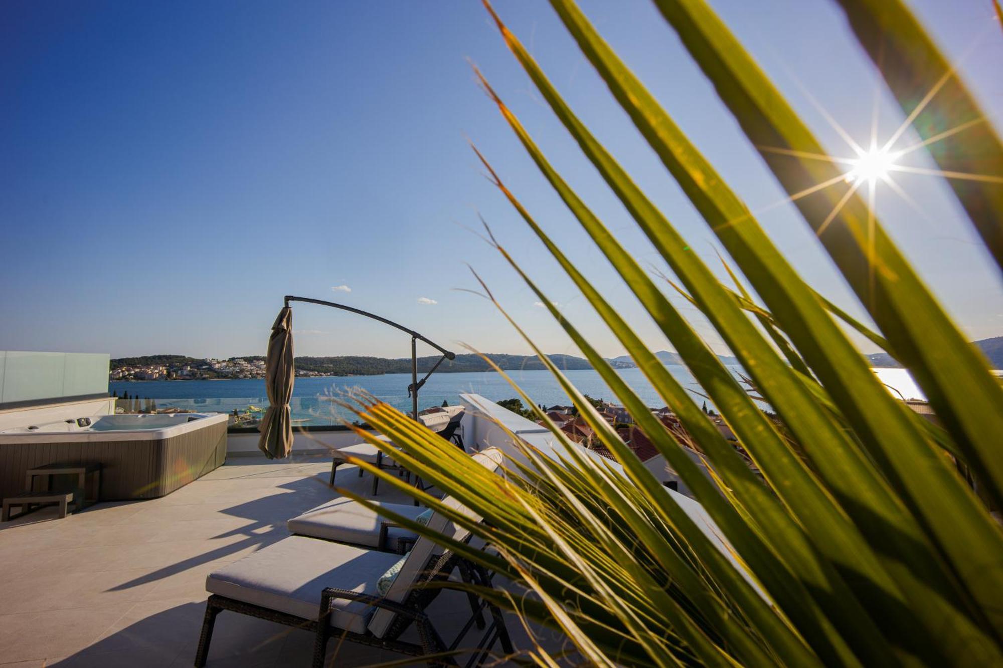 Adriatic Garden Apartments Okrug Gornji Ngoại thất bức ảnh