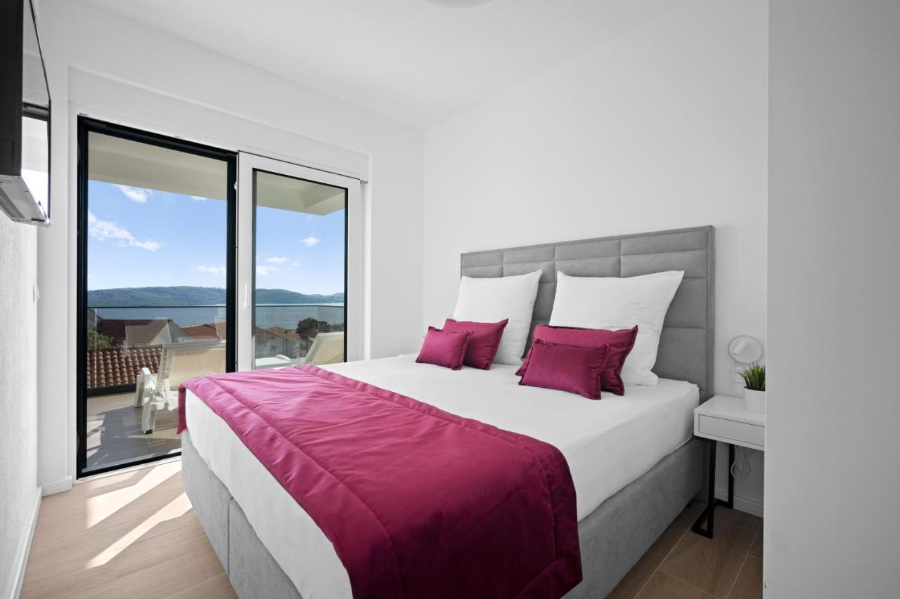 Adriatic Garden Apartments Okrug Gornji Ngoại thất bức ảnh