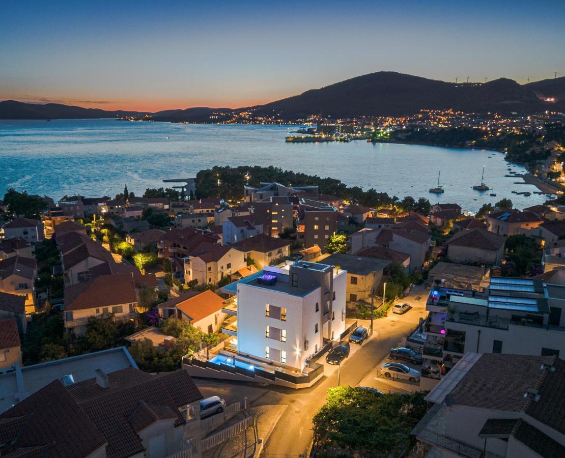 Adriatic Garden Apartments Okrug Gornji Ngoại thất bức ảnh