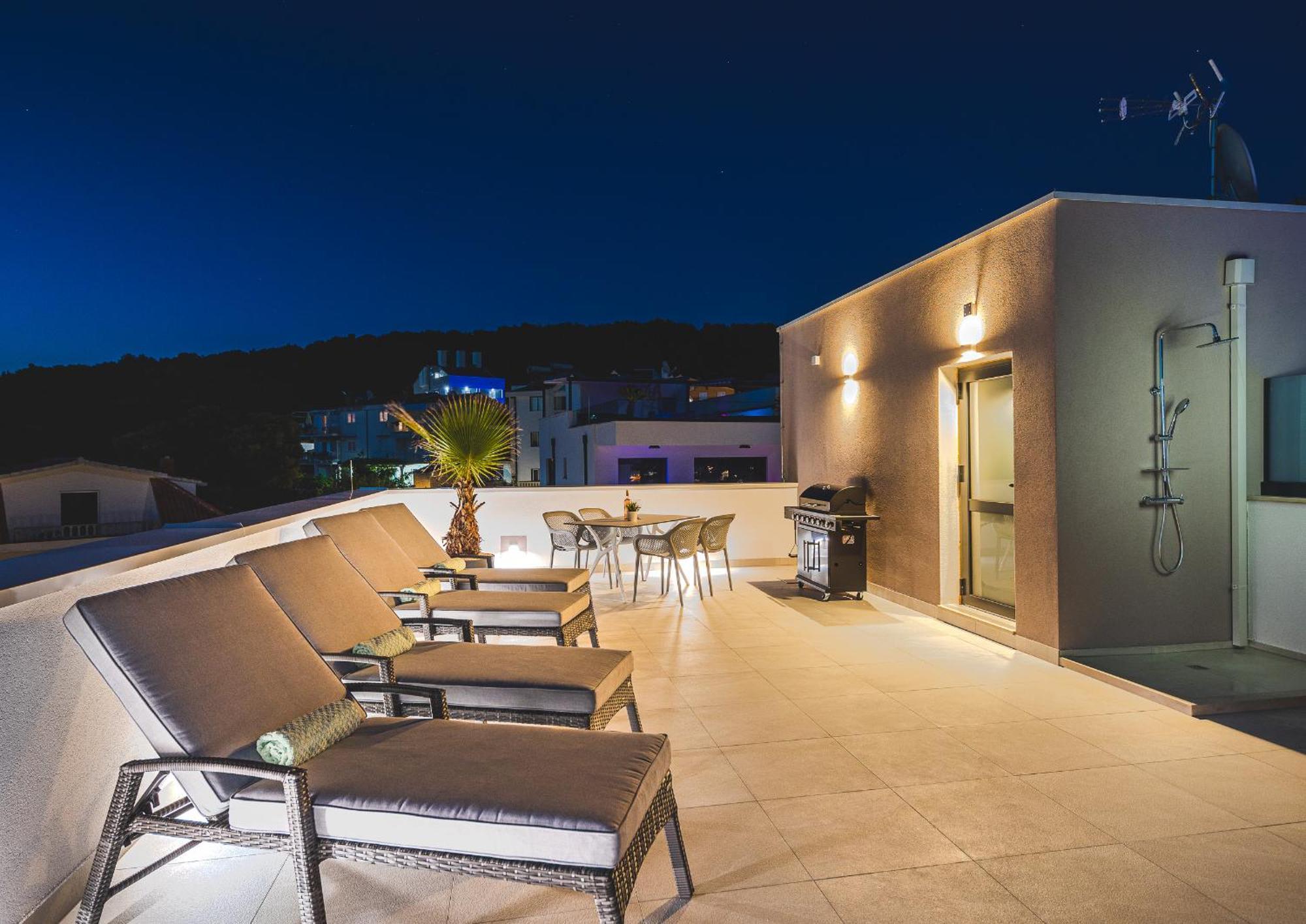 Adriatic Garden Apartments Okrug Gornji Ngoại thất bức ảnh