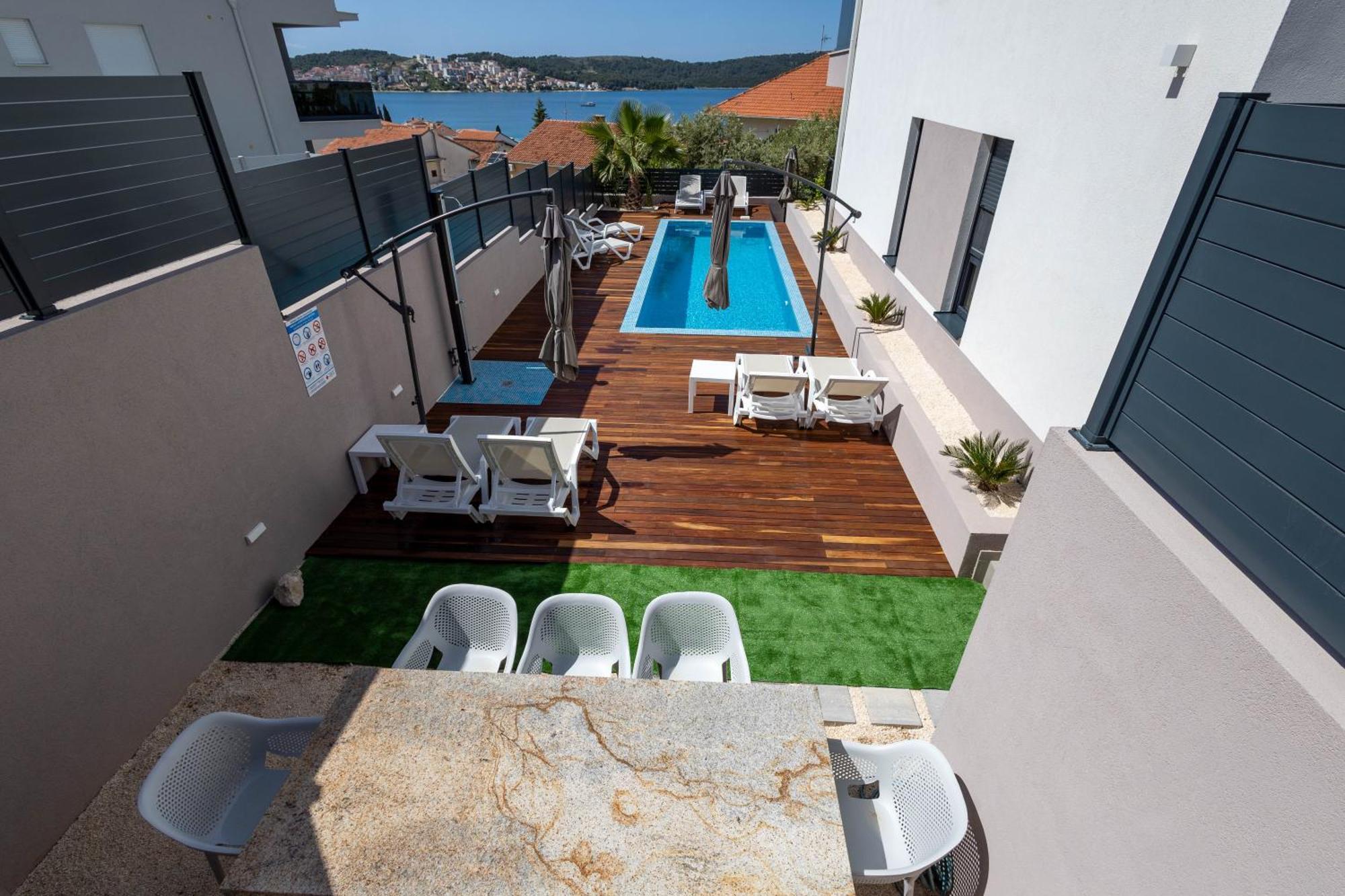 Adriatic Garden Apartments Okrug Gornji Ngoại thất bức ảnh