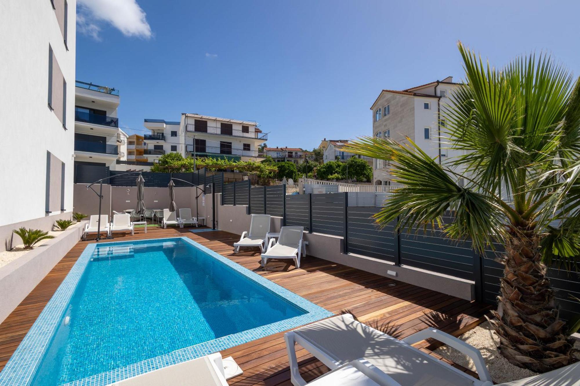Adriatic Garden Apartments Okrug Gornji Ngoại thất bức ảnh