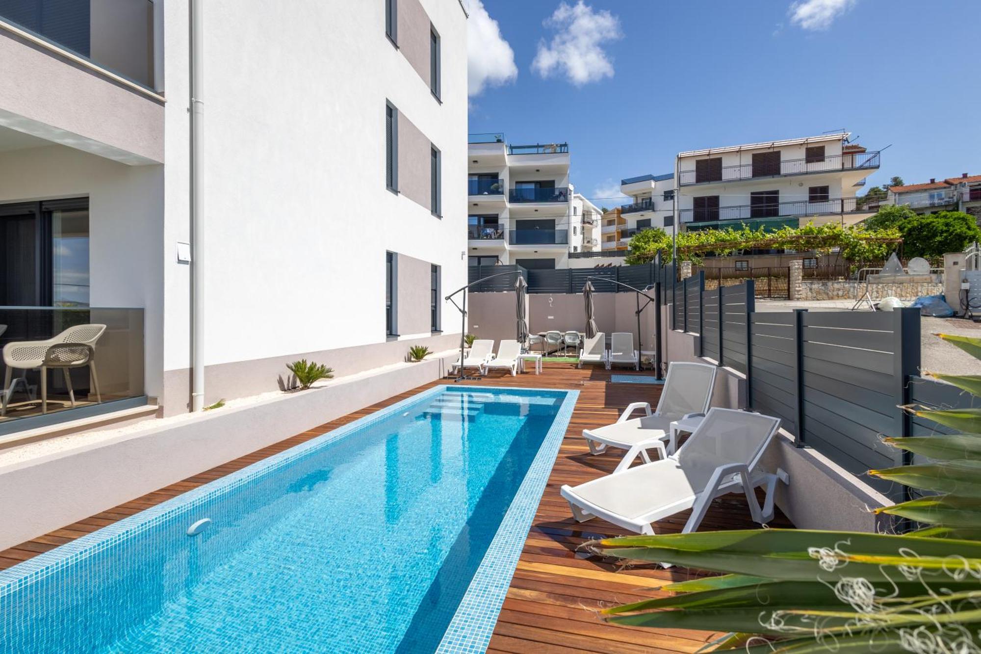 Adriatic Garden Apartments Okrug Gornji Ngoại thất bức ảnh
